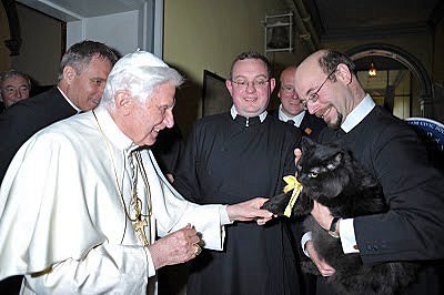 Pushkin the cat being greeted by Pope Benedict at the Birmingham Oratory, September 2010